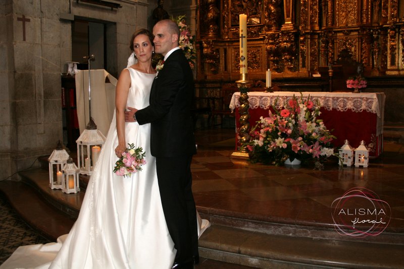 Boda de Noelia & Ramón en La Colegiata de Pravia